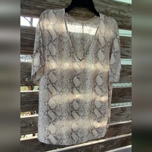 Entro 🍀 womens reptile cover-up XL